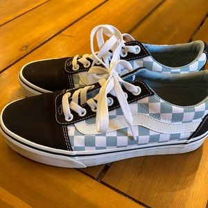 WOMEN’S VANS WARD/ OLD SKOOL (from DSW)
